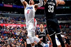 开云APP-步行者逆转篮网，伦纳德关键制胜