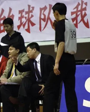 关于关键犯错导致比分反转的信息