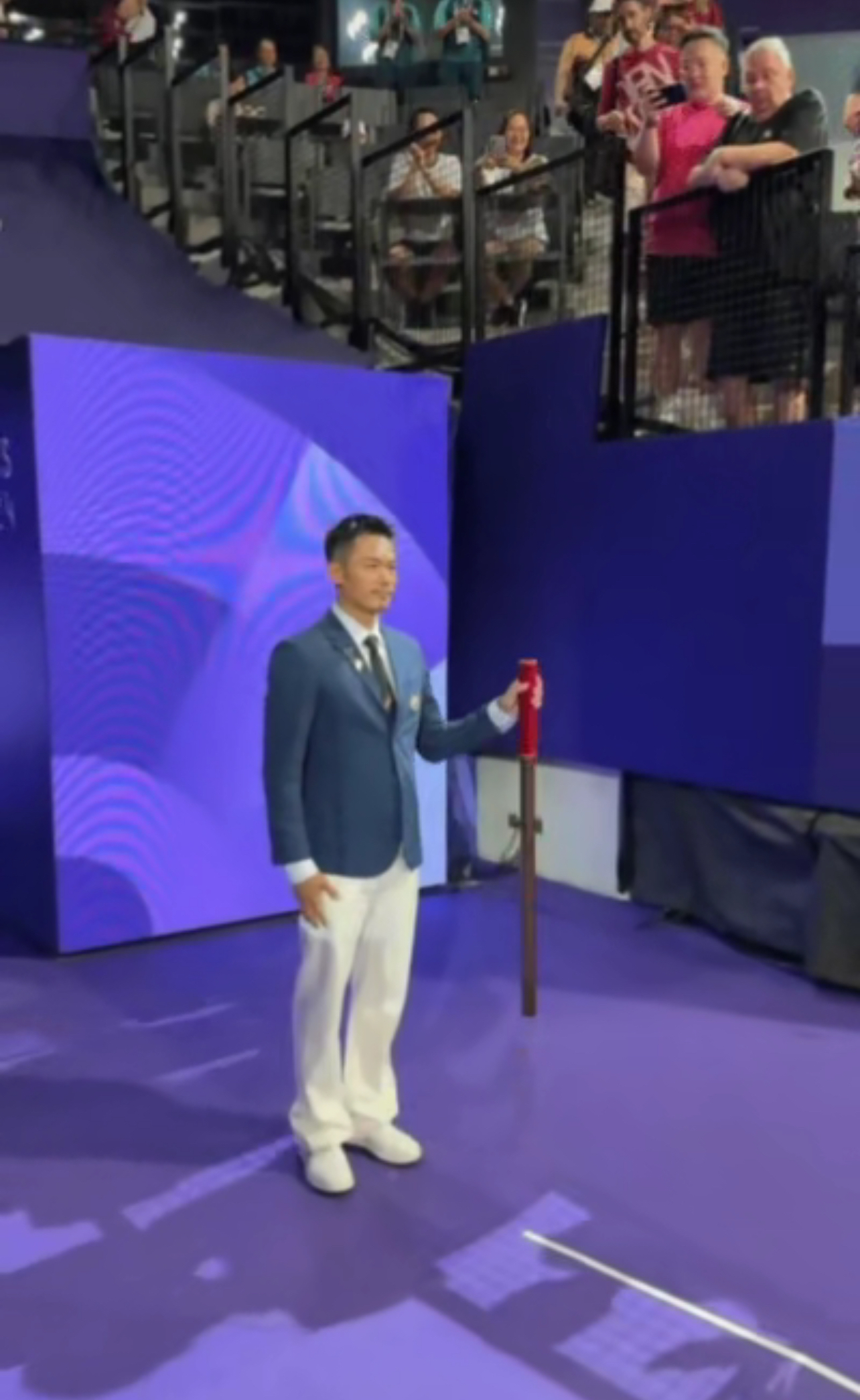 篮球赛场上林丹再创辉煌
