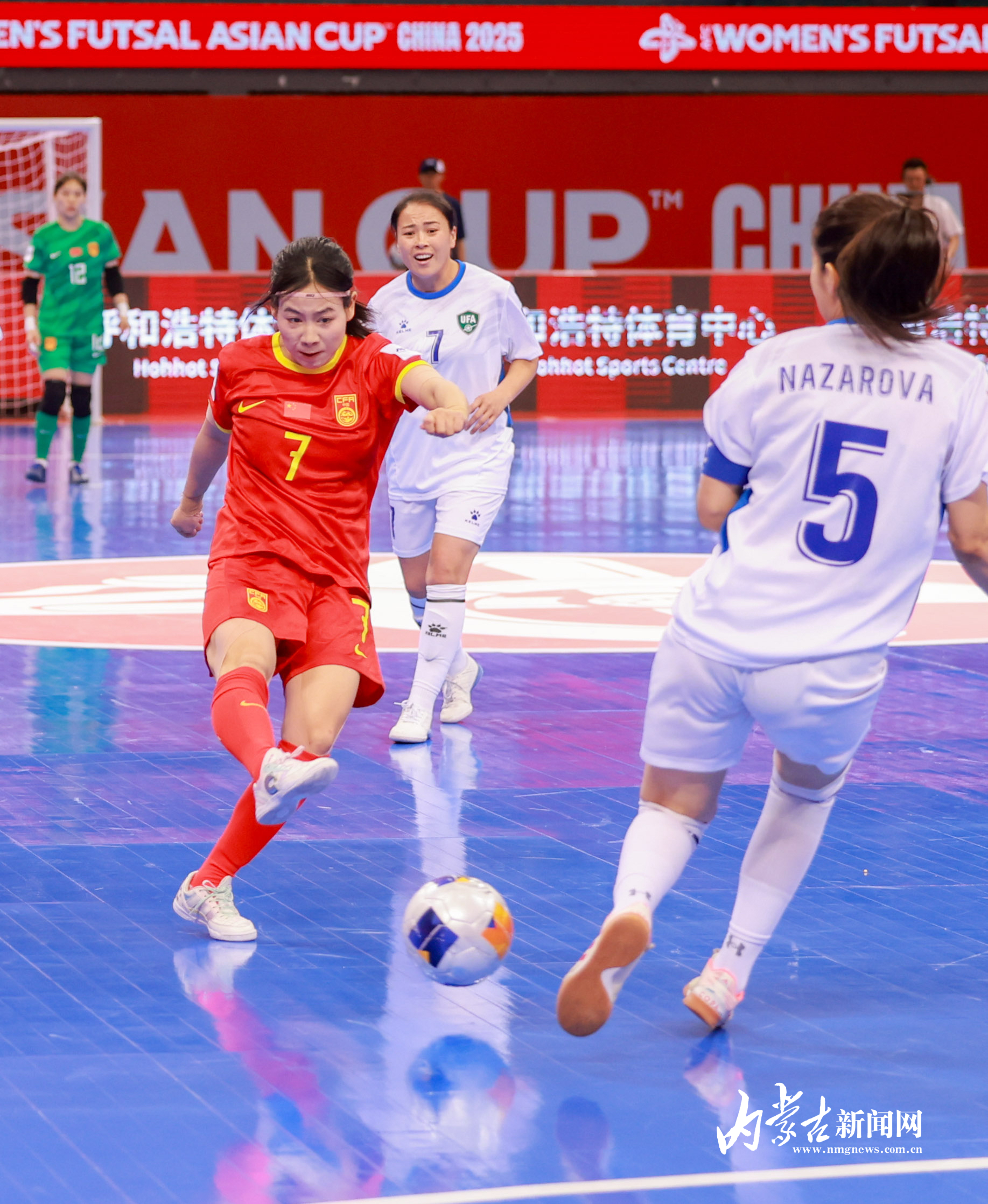 国内足球赛场上女子队伍势不可挡