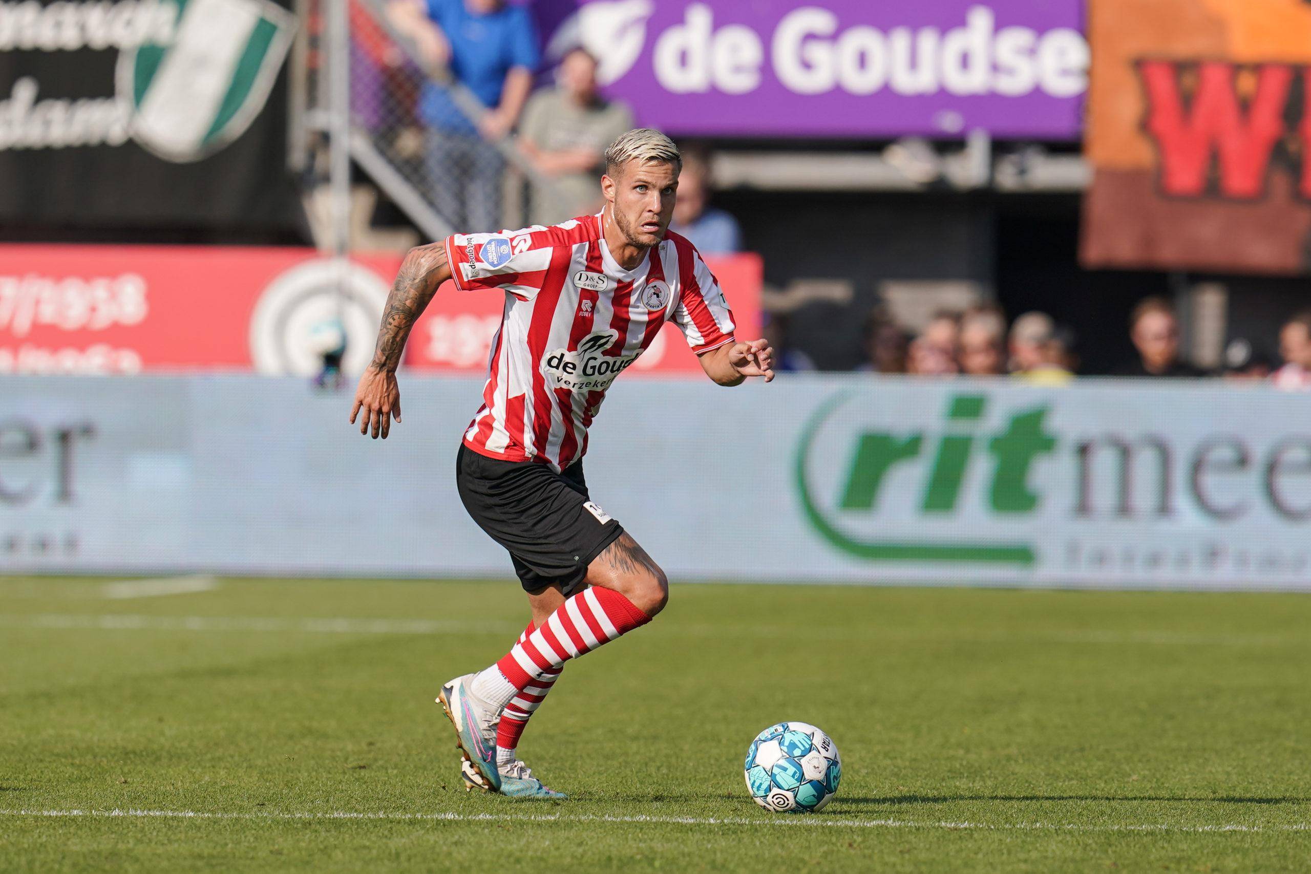 荷甲联赛：费耶诺德战胜海伦芬