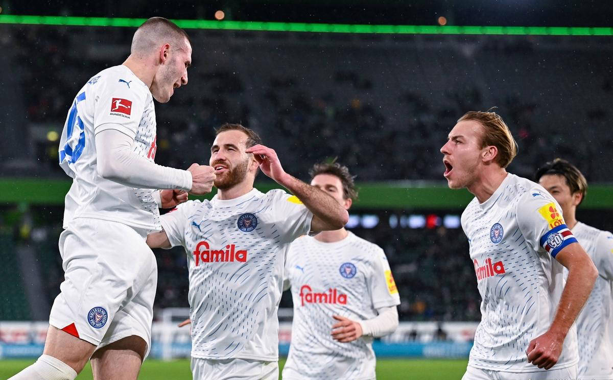 包含沃尔夫斯堡跻身德甲积分榜前列的词条 包含沃尔夫斯堡跻身德甲积分榜前列的词条