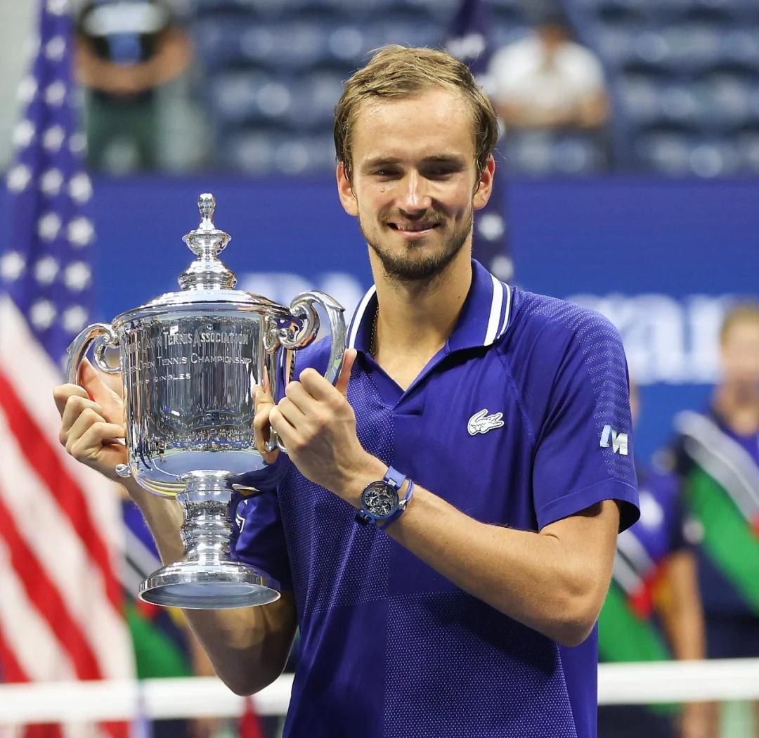 关于美国网球队碾压欧洲网球队，纳达尔绝境逆转的信息