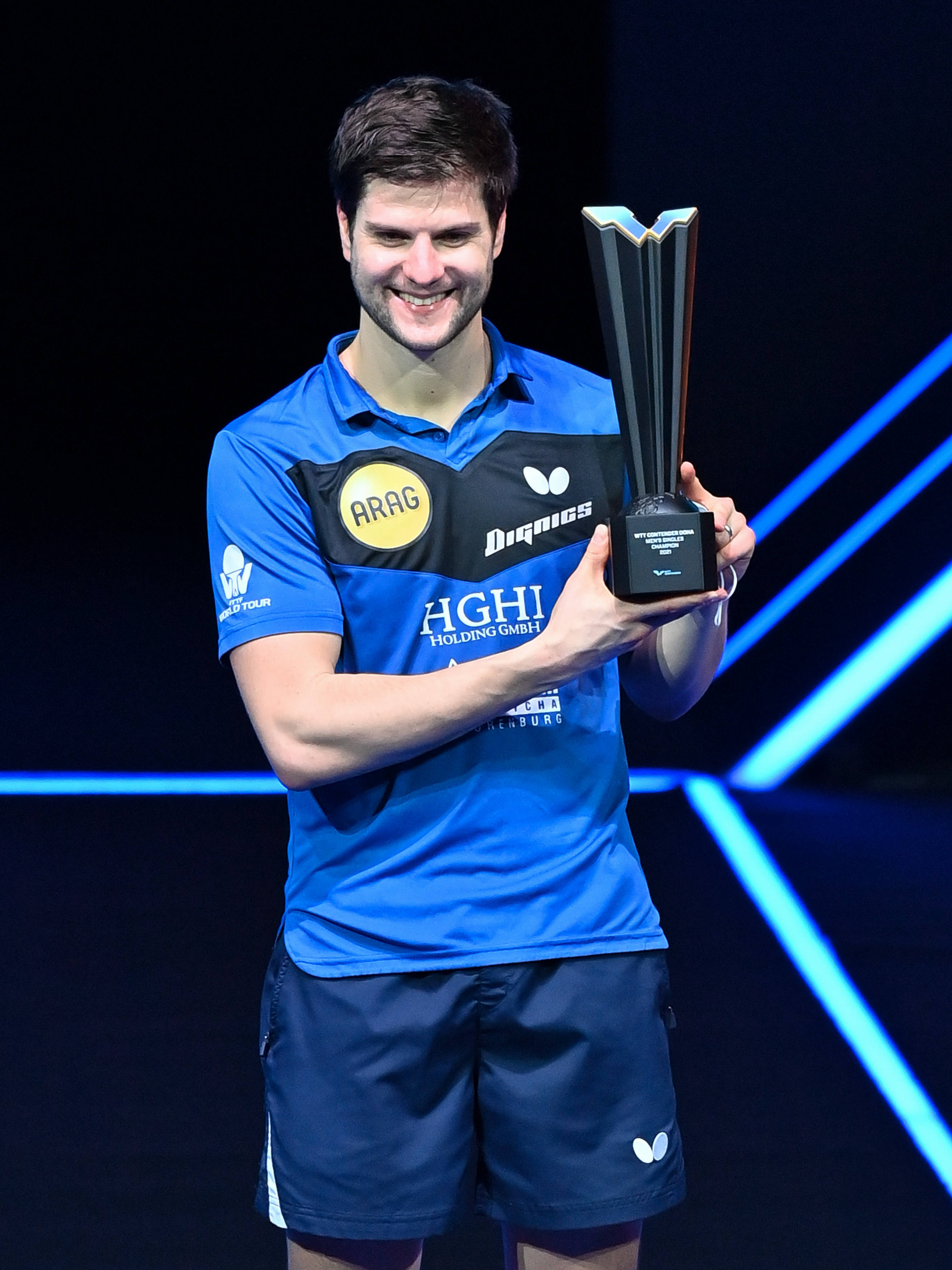 包含奥地利乒乓球队完胜波兰乒乓球队，奥恰洛夫惊艳世界的词条